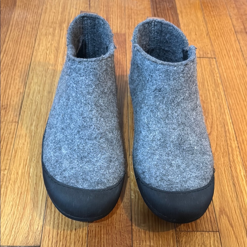 Mens huckberry slippers wool